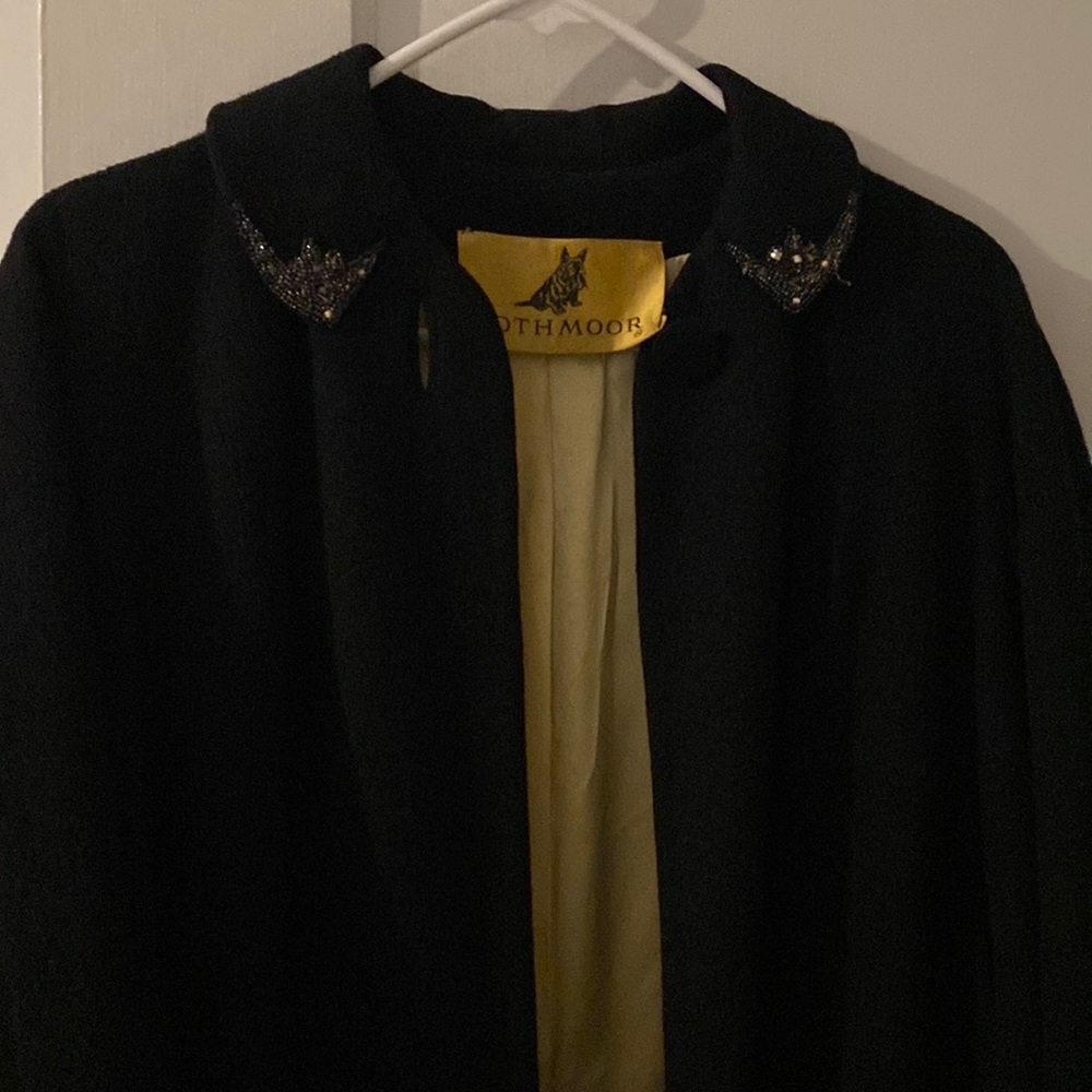 Rothmoor wool coat with collar beading